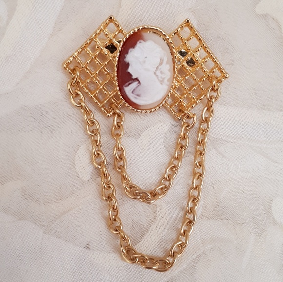Gorgeous vintage cameo/ Victorian style pin brooch - Picture 2 of 7